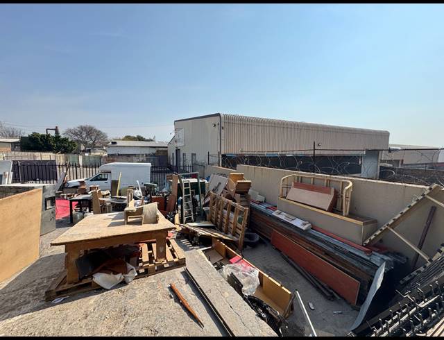 500M² WAREHOUSE TO LET IN KEW
